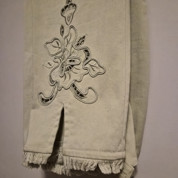 Embroidered Cream Pantsuit - Picture 3 of 10